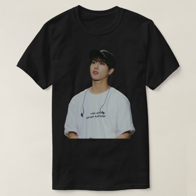 Stray kids han Sticker.png T-Shirt (Design vorne)