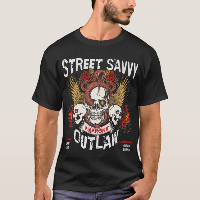 Street Savvy Outlaw Skull Design T-Shirt (Vorderseite)