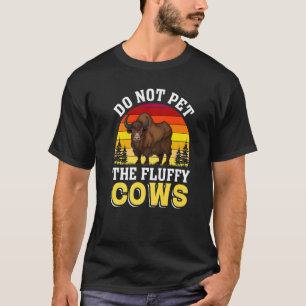 Streicheln Sie die flauschigen Kühe im Yellowstone T-Shirt