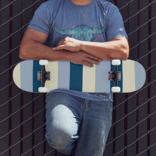 Streifen - dunkelblau, hellblau und creme skateboard