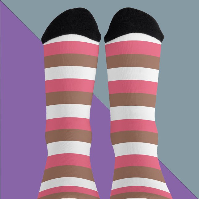 Streifen Muster Horizontal braun rosa Weiß Socken (A pair of socks with pink, brown and white stripes)