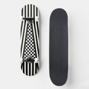 Streifen und überprüftes b&w-Skateboard Skateboard