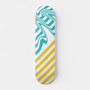 Streifen und Wirbel in Türkis und Gelb Skateboard