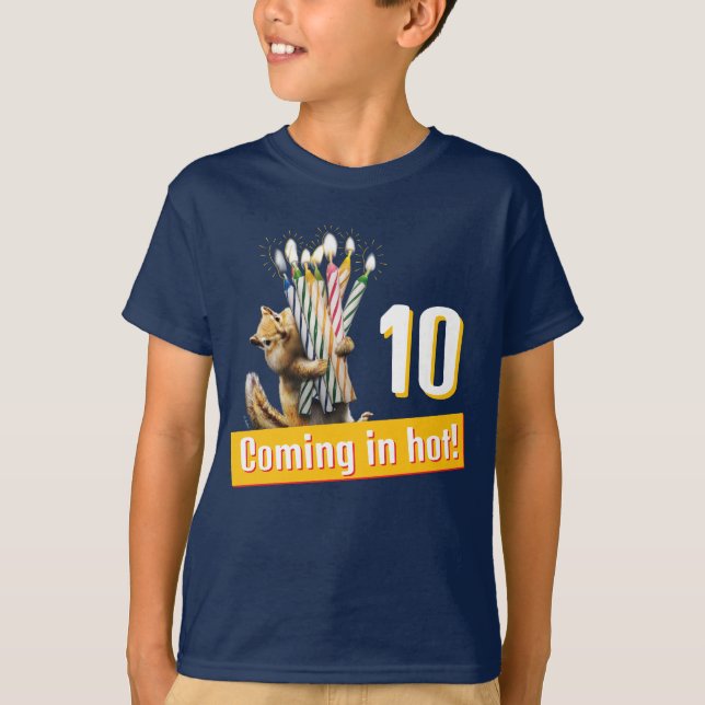 Streifenhörnchen-Geburtstagskerzen T-Shirt (Vorderseite)
