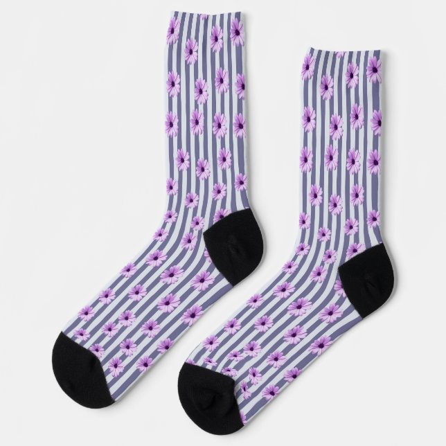 Streifenmuster mit lila Molsen Socken (Linkes Detail)