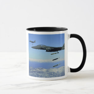 Streik-Eagle-Flugzeuge der US-Luftwaffe-F-15E Tasse