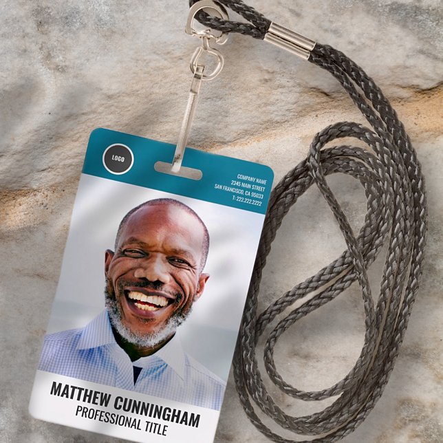 Strichcode des modernen Round-Logos für Mitarbeite Ausweis (Von Creator hochgeladen)