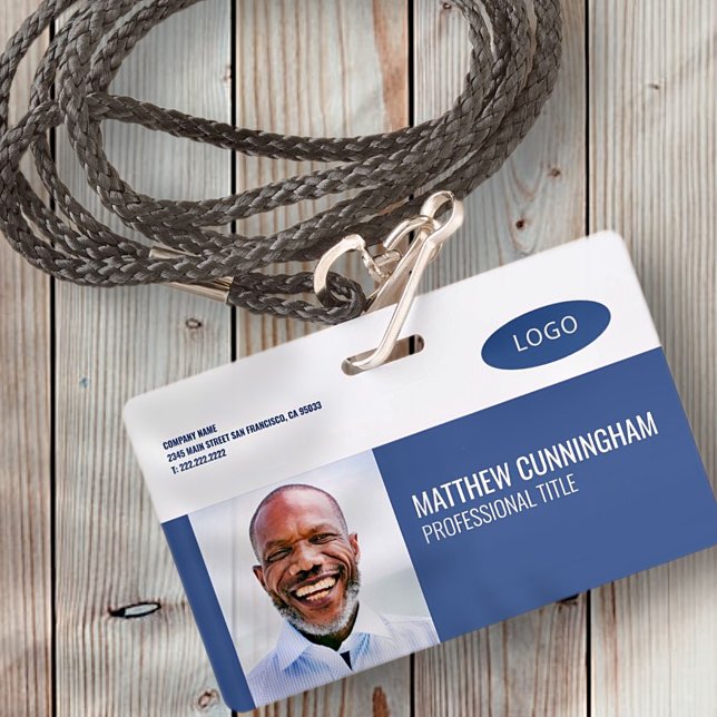 Strichcode moderner Logo-Mitarbeiter Ausweis (Von Creator hochgeladen)