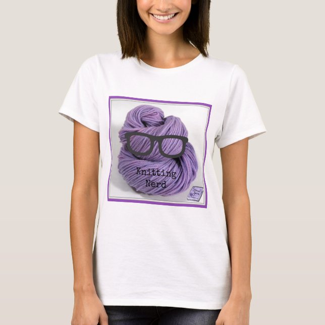 Strickender Nerd T-Shirt (Vorderseite)
