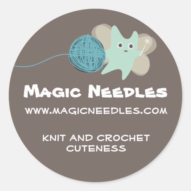 Strickmärchen niedliches Monster fliegend... Runder Aufkleber (Vorderseite)