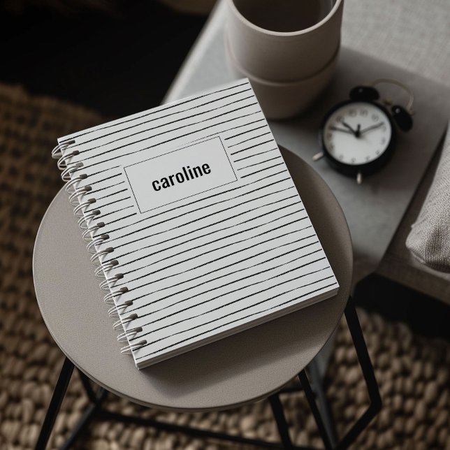 Stricktes Personalisiertes Notebook Notizblock (Chic black and white painted stripe personalized notebook.)