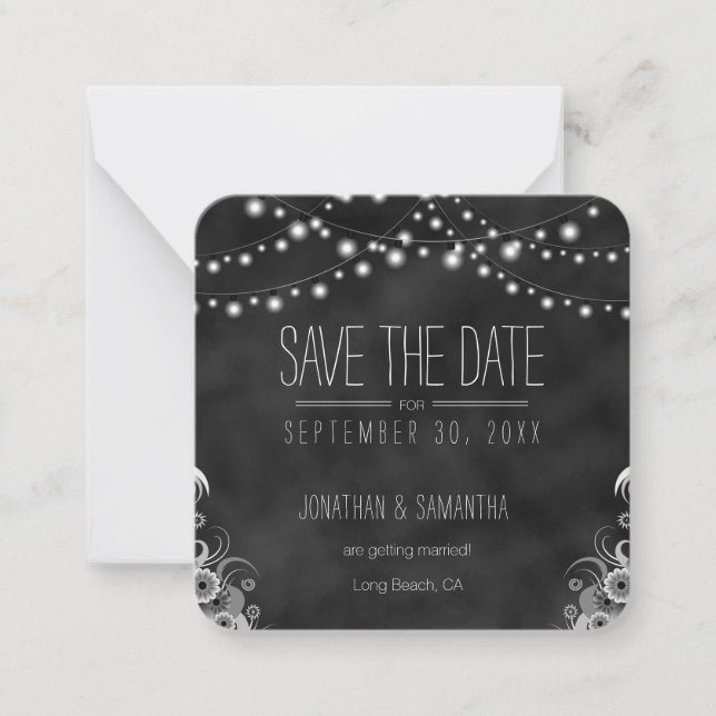 String Lights Black Chalkboard Save the Date Mitteilungskarte (Vorderseite)