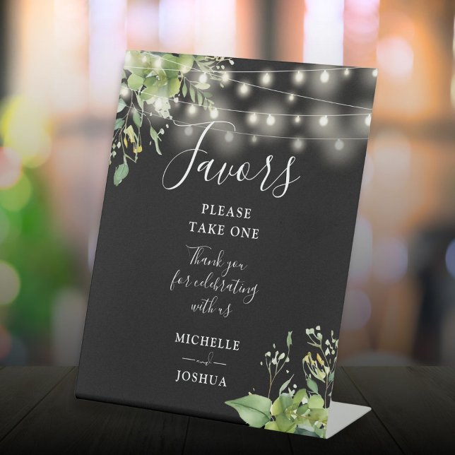 Stringleuchten, grün, schwarz und weiß sockelschild (String Lights Greenery Black And White Favors Pedestal Sign)