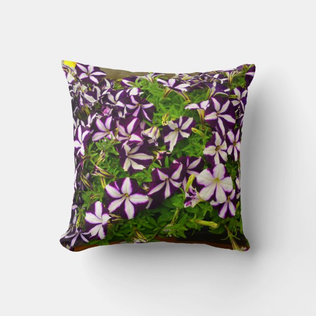 Striped Petunias Kissen (Vorderseite)