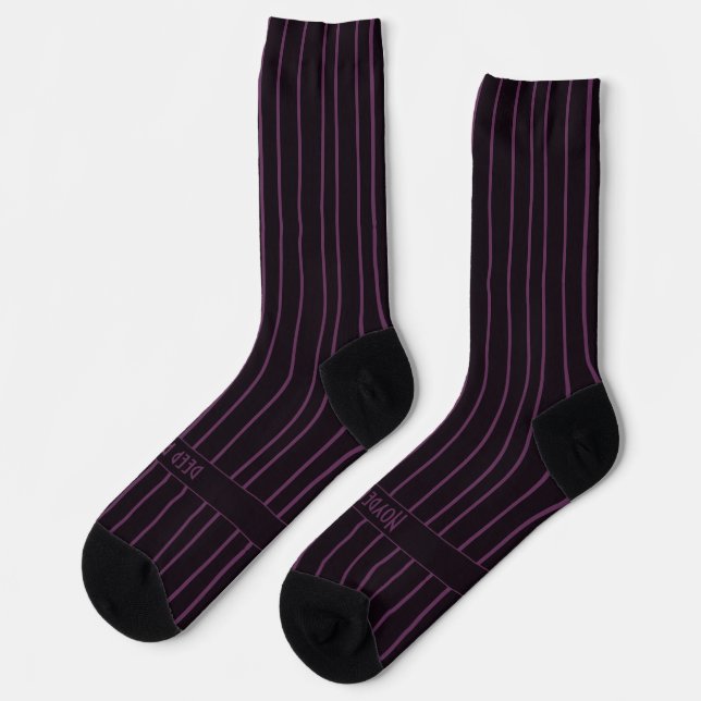 Stripes, purple on darkest red, true classic socken (Linkes Detail)