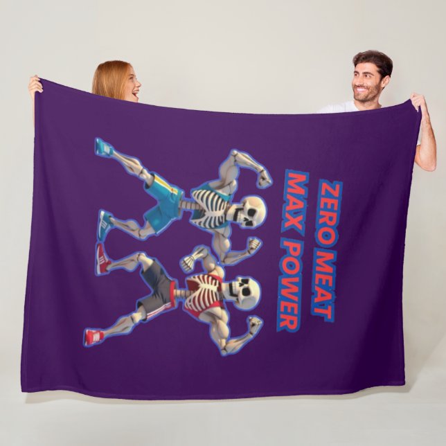 Strong to the Bone – Funny Skeleton Muscle Design Fleecedecke (Beispiel)