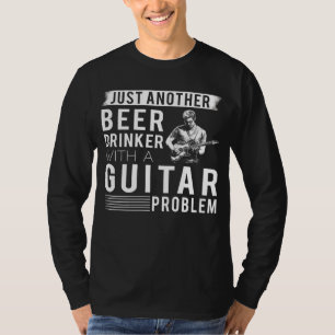 Strums & Sips: Nur noch ein Bier Drinker mit Gu T-Shirt