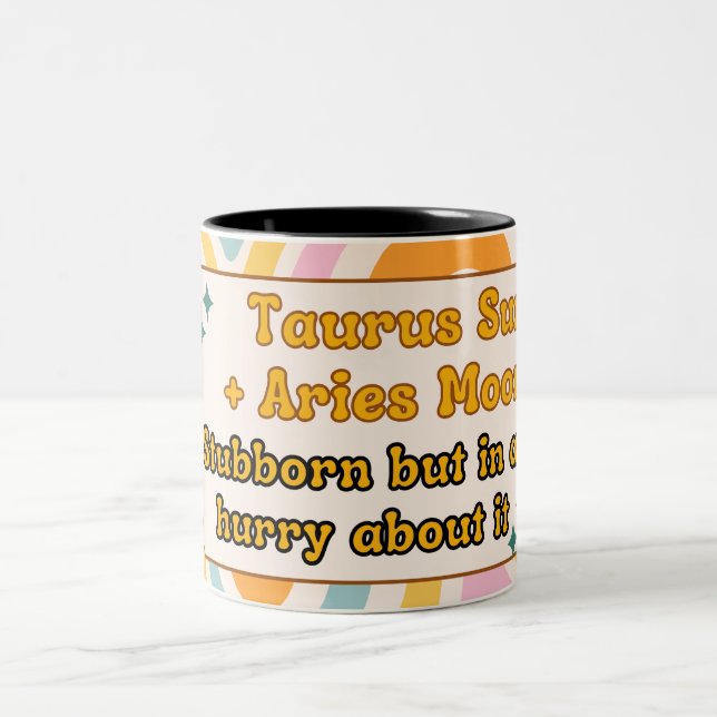 Stubborn Speedster - Taurus Sun, Aries Moon Zodiac Zweifarbige Tasse (Mittel)