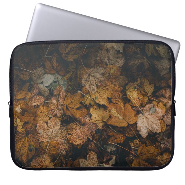 STÜCK DER BROWN MAPLE-BLÄTTER LAPTOPSCHUTZHÜLLE (Vorderseite)