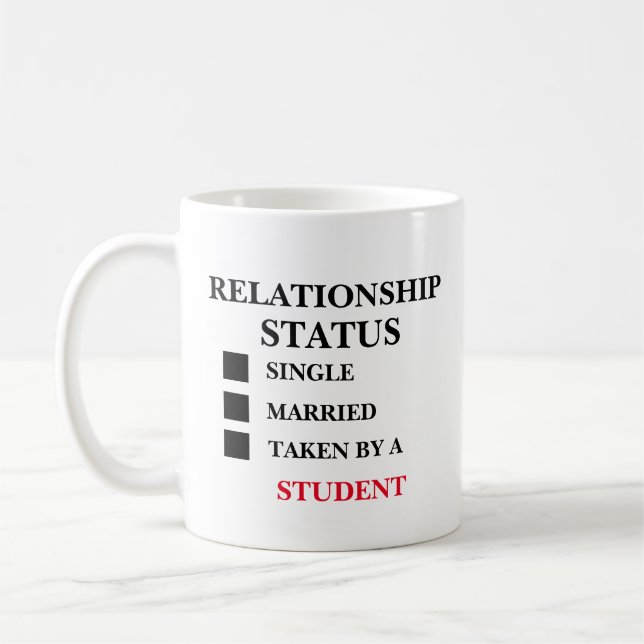 Student des Beziehungsstatus Kaffeetasse (Links)