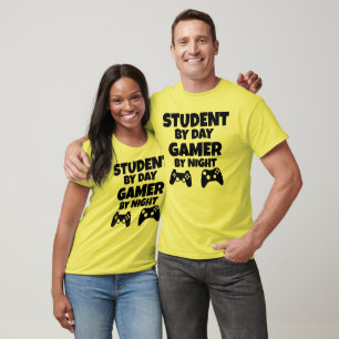 Student durch TagesGamer durch Nachtlustige Gamers T-Shirt