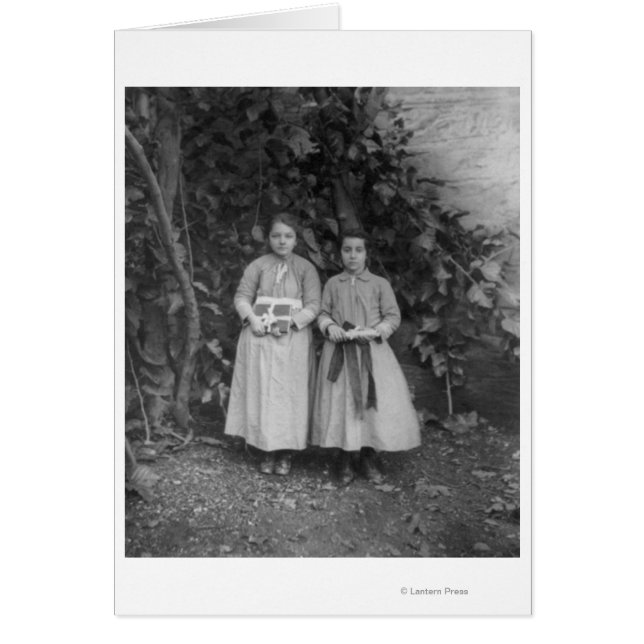 Studenten an der Kunstschule für Mädchen in der Tü (Vorne)