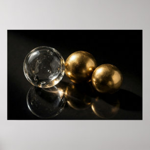 Studie im Schatten — Glas- und Goldkugeln Poster