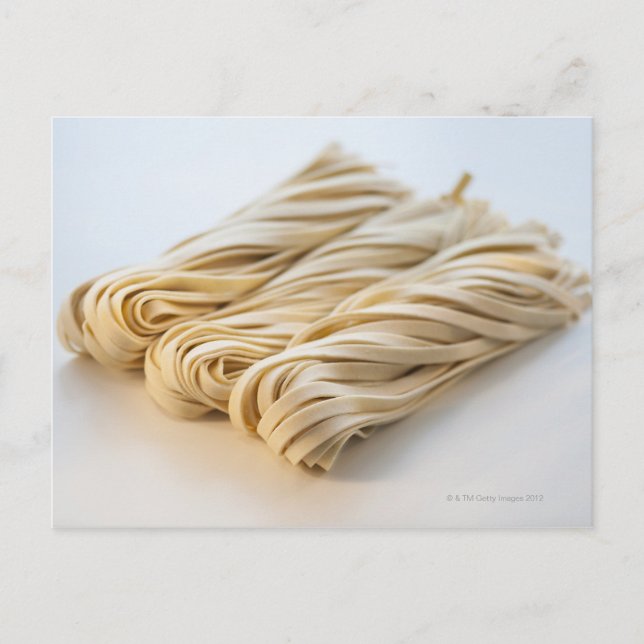 Studio-Aufnahme von frischer Linguini Pasta Postkarte (Vorderseite)