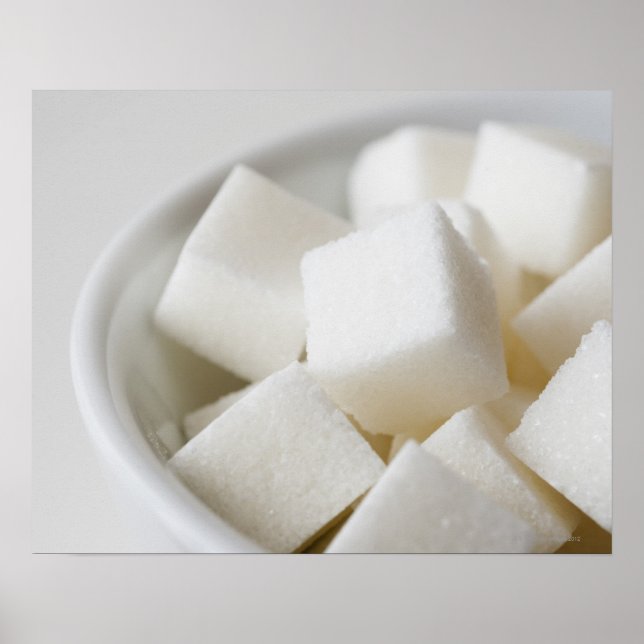 Studio-Schuss von Zuckerwürfeln in Schüssel Poster (Vorne)