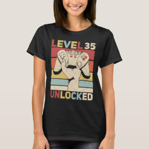 Stufe 35 Unverschlossene 35 Jahre alte Männer Kind T-Shirt