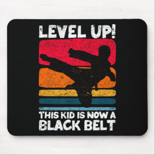 Stufe Auf Dieses Kind Ist Jetzt Ein Schwarzgurtel Mousepad