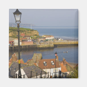 Stufen hinunter zum Hafen Whitby, Norden Magnet