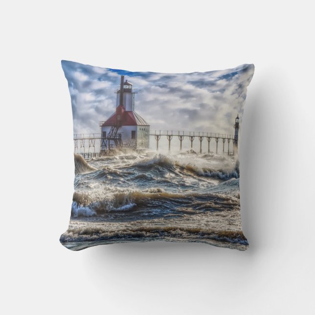 Sturm am St Joseph Lighthouse Kissen (Vorderseite)