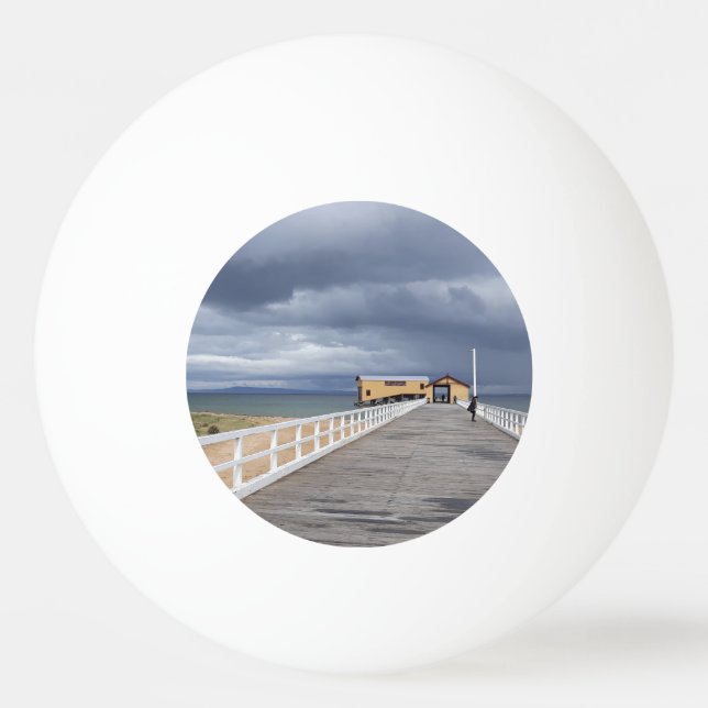 Sturm über Queenscliff Pier Tischtennisball (Vorderseite)
