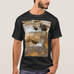 Sturmbach im Frühling T-Shirt