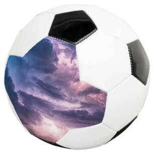 Stürmische Himmel Fußball