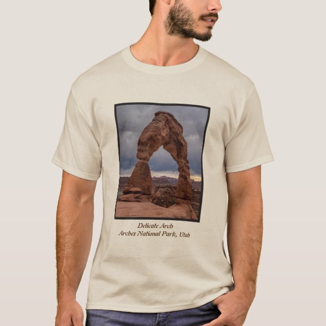 Stürmischer Sonnenuntergang - empfindlicher Bogen T-Shirt (Vorderseite)