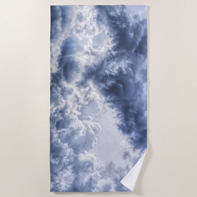Sturmwolken Strandtuch (Vorderseite)