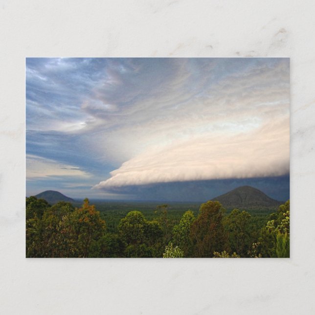 Sturmwolken über der australischen Landschaft Postkarte (Vorderseite)