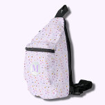 Stylische Delicate Wildblumen Lavender Crossbody Bag<br><div class="desc">Diese stilvolle Tragetasche zeichnet sich durch ein rundum farbiges Wildblumen-Muster auf Lavendelhintergrund aus und das Monogramm vorne. Drei mit Reißverschluss ausgestattete Fächer können Ihre Schlüssel, Brieftasche, Telefon, Kamera und vieles mehr einfach aufbewahren. Tragen Sie ihn als Kreuz oder über einer Schulter und befestigen Sie den verstellbaren Gurt an einem dauerhaften...</div>