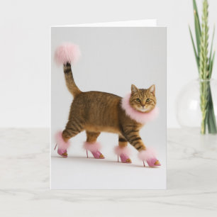 Stylische Katze in rosa Absätzen und fluffigem Gla Karte
