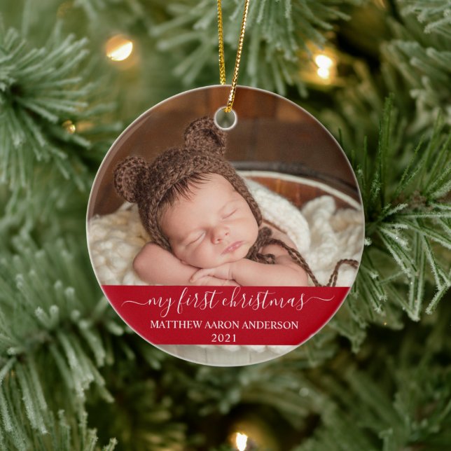 Stylisches Script Red My First Christmas Baby Keramik Ornament (Baum)
