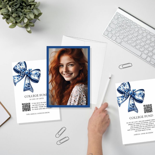 Stylish Blue Floral Bow QR Code Uni Fund Begleitkarte (Von Creator hochgeladen)