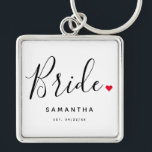 Stylish Bride Wedding Schlüsselanhänger<br><div class="desc">Das stilvolle Typografie-Skript "Bride" mit niedlicher,  kleiner,  roter Liebe und einem kompletten Stempel ist das perfekte Geschenk für jede Braut. Das Design ist einfach zu personalisieren mit Ihrem Namen und etablierten Hochzeitsdatum und wird der perfekte Sake von Ihrem besonderen Tag.</div>