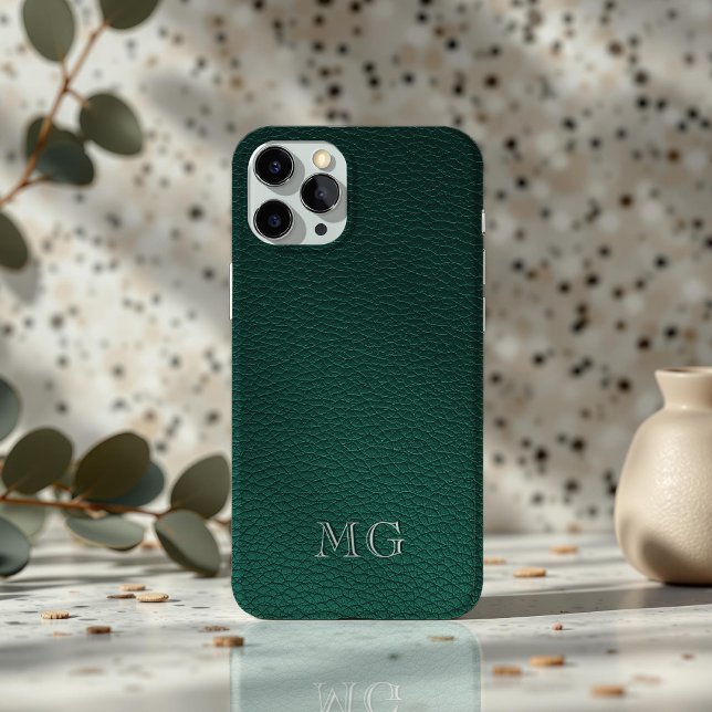 Stylish Green Faux Leather White Monogram Initial Case-Mate iPhone Hülle (Von Creator hochgeladen)
