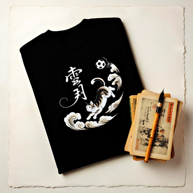 Stylish Japanese Snow Moon Cat Footballer Tri-Blend Shirt (Von Creator hochgeladen)