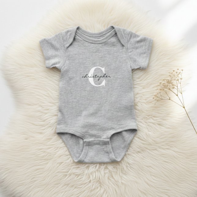 Stylish Personalized Initials Bodysuit - Trendy Baby Strampler (Von Creator hochgeladen)