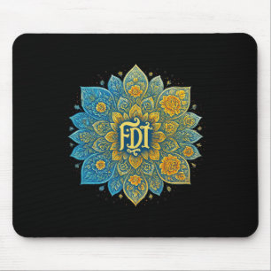 Subtile Anti-Trump Mandala Design Feminist Shirt W Mousepad