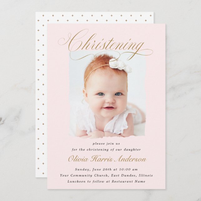 Subtile Cross Dusty Pink Script Christening Foto Einladung (Vorne/Hinten)