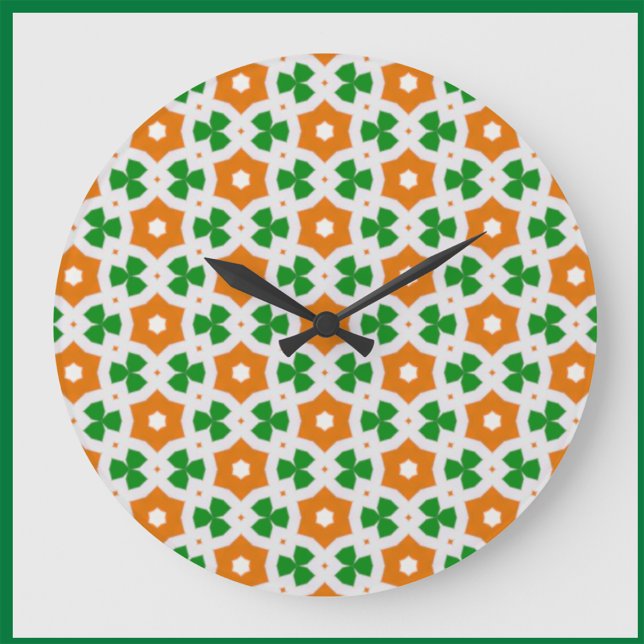 Subtile Irish Orange und Green Geometric Kleeblatt Große Wanduhr (Von Creator hochgeladen)